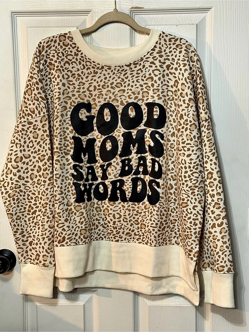 Time and Tru Leopard Print Sweatshirt Size XL Like New